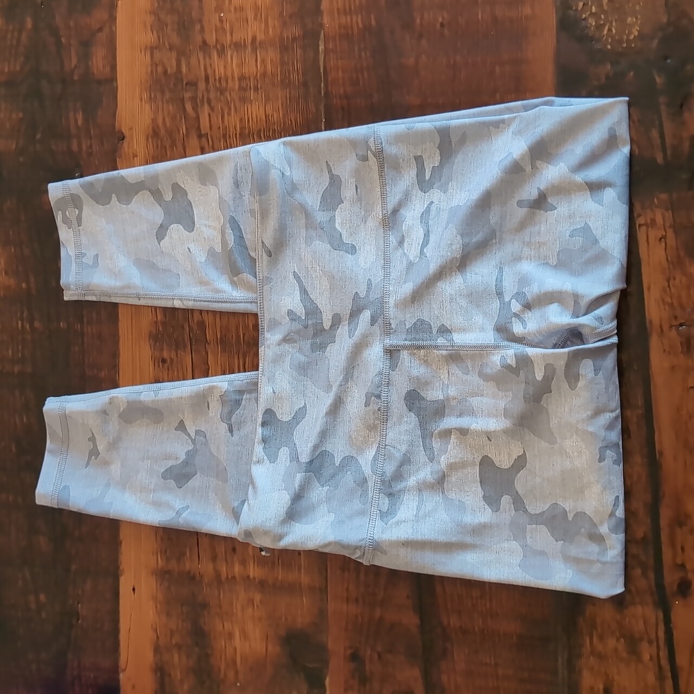 Gap Fit Eclipse Camo Leggings